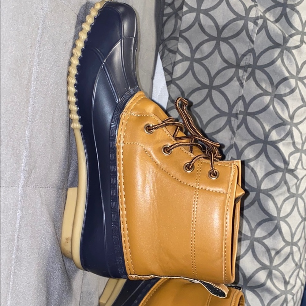 Boots - Picture 3 of 5